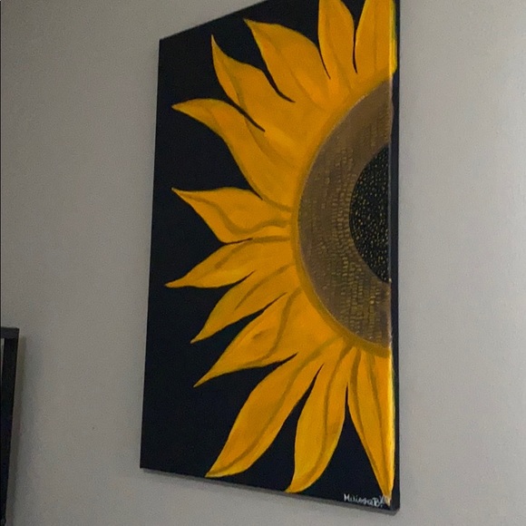 Sunflower lover - Picture 2 of 3